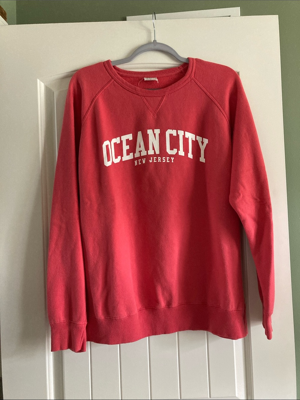 Vintage Ocean City Graphic Crewneck Sweatshirt